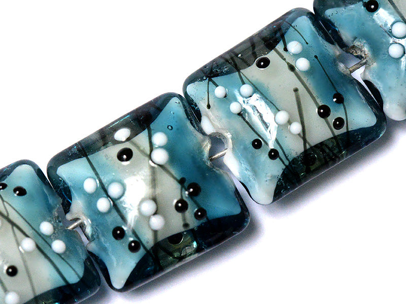 10412514 - Four Windjammer Party Pillow Beads