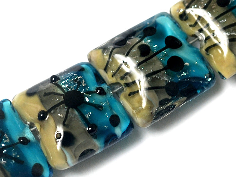 10413114 - Four Ocean Air Pillow Beads