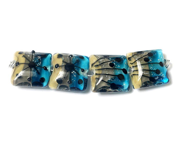 10413114 - Four Ocean Air Pillow Beads