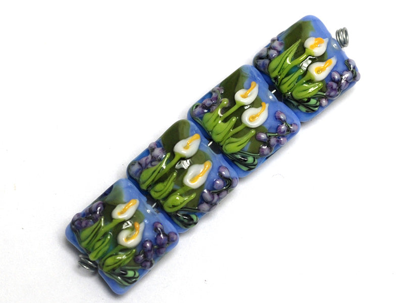 10413314 - Four Calla Lily Lake Pillow Beads
