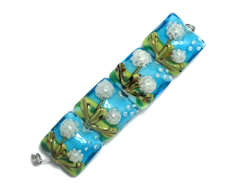 10414414 - Four Dandelion Wishes Pillow Beads