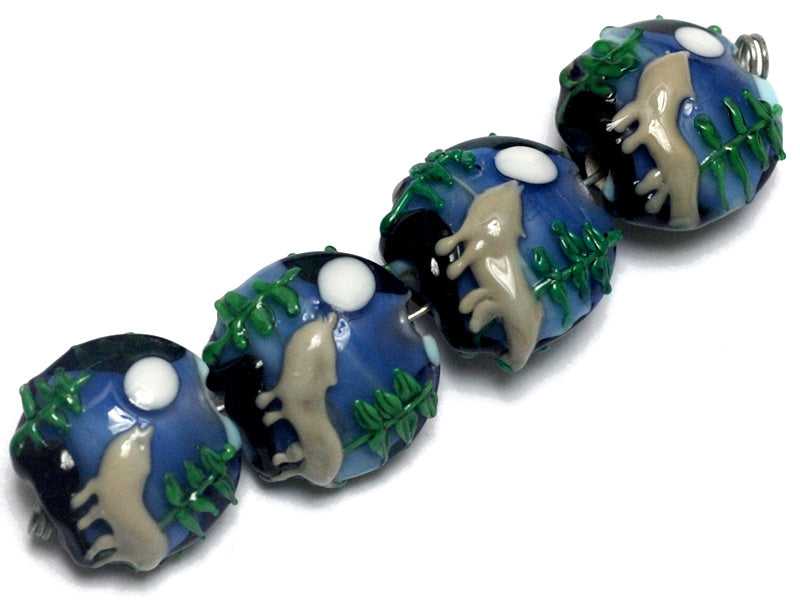 10414512 - Four Howling at the Moon Lentil Beads