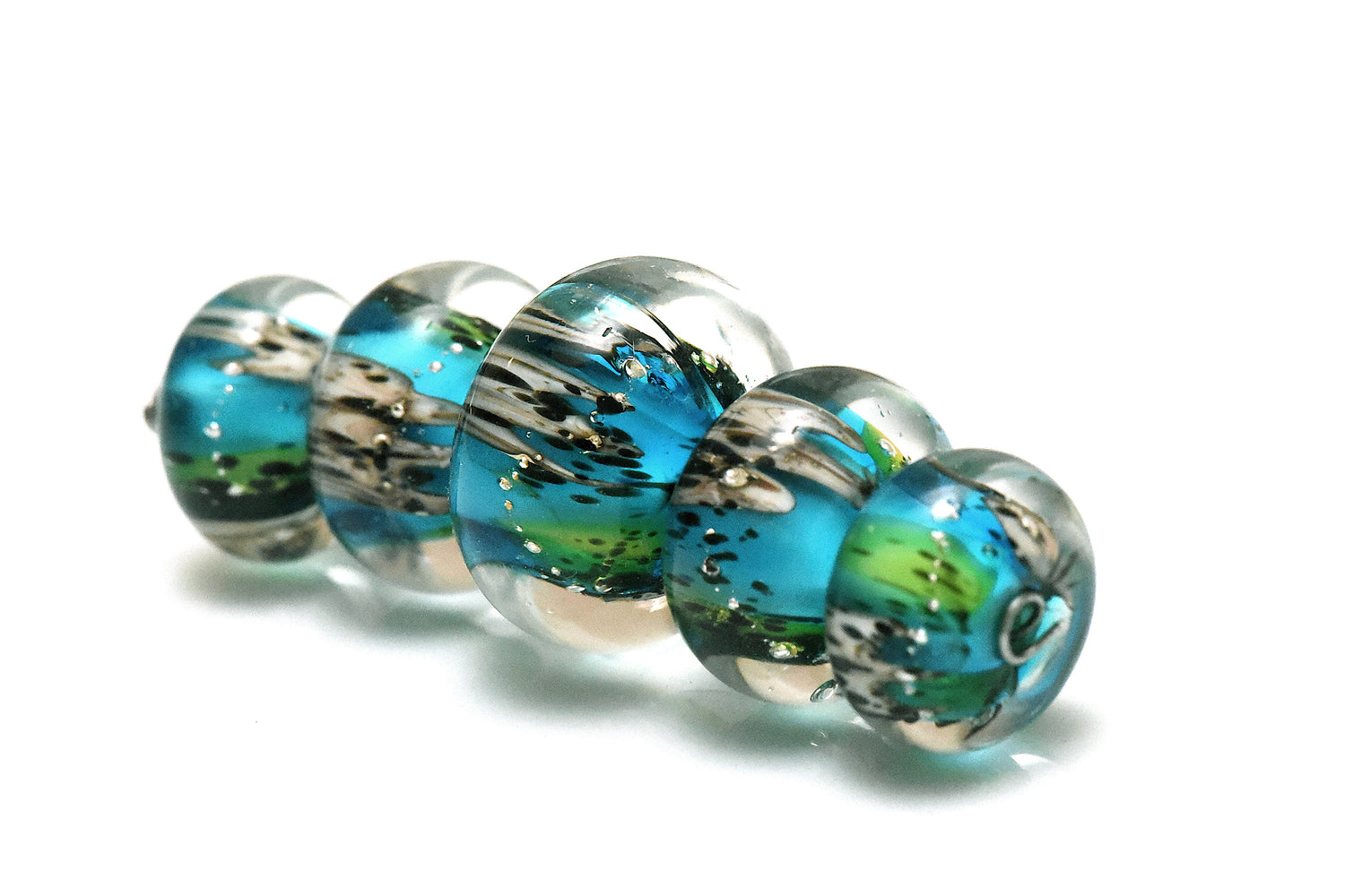 10416411 - Five Graduated Java Moss Pond Rondelle Beads