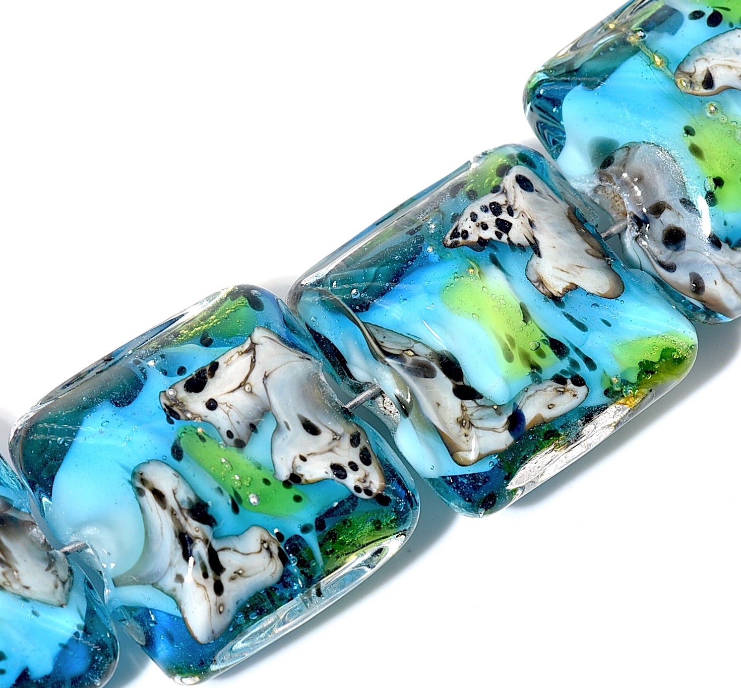 10416414 – Four Java Moss Pond Pillow Beads