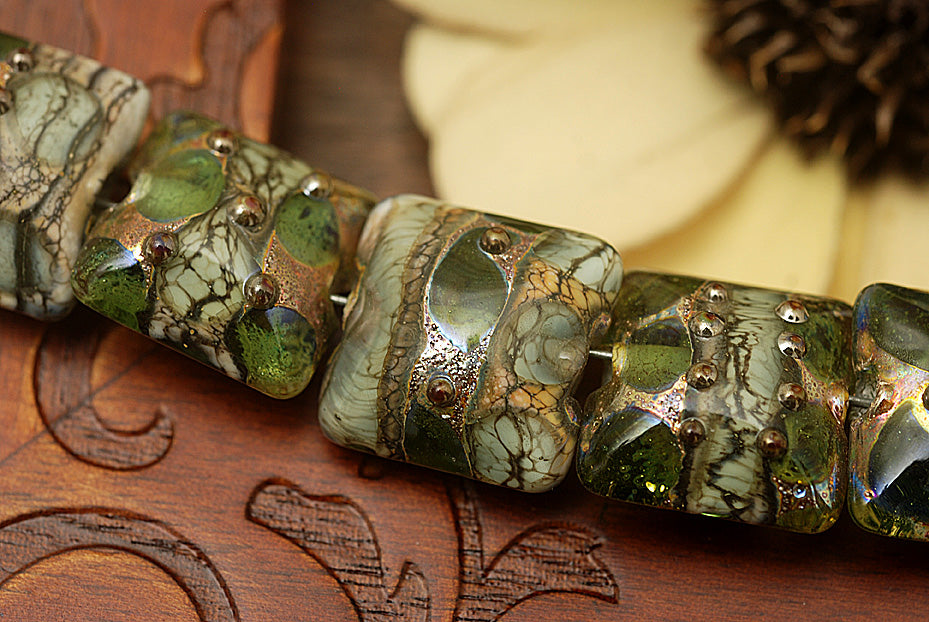 10503404 - Seven Green w/Silver Foil Pillow Beads