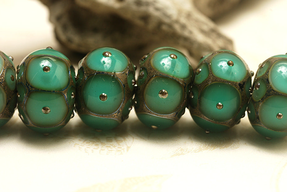 10505101 - Seven Ocean Green w/Metal Dots Rondelle Beads