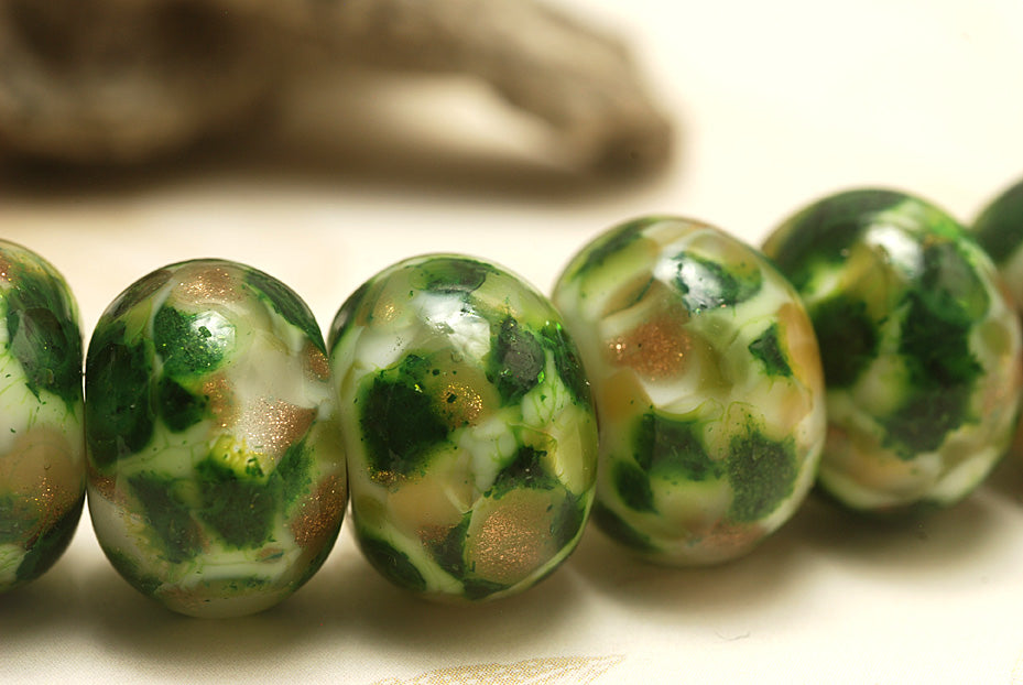 10505501 - Seven Jamaica Forest Rondelle Beads