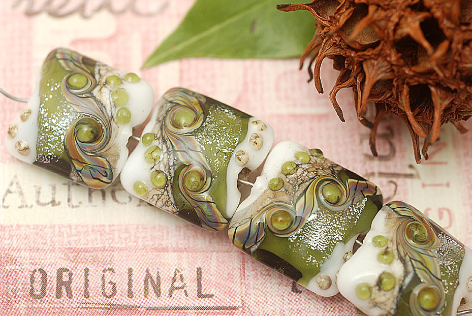 10505714 - Four Olive Stardust Pillow Beads