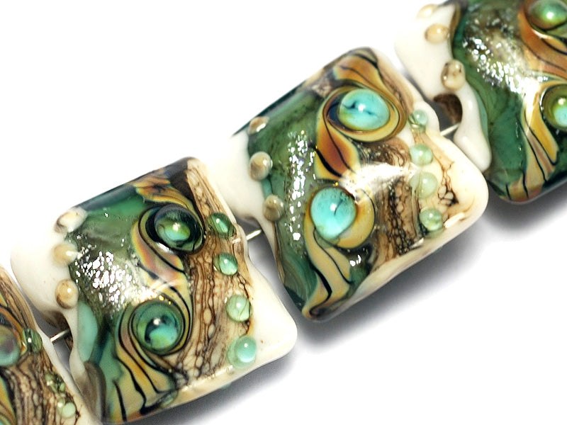 10505814 - Four Mint Stardust Pillow Beads