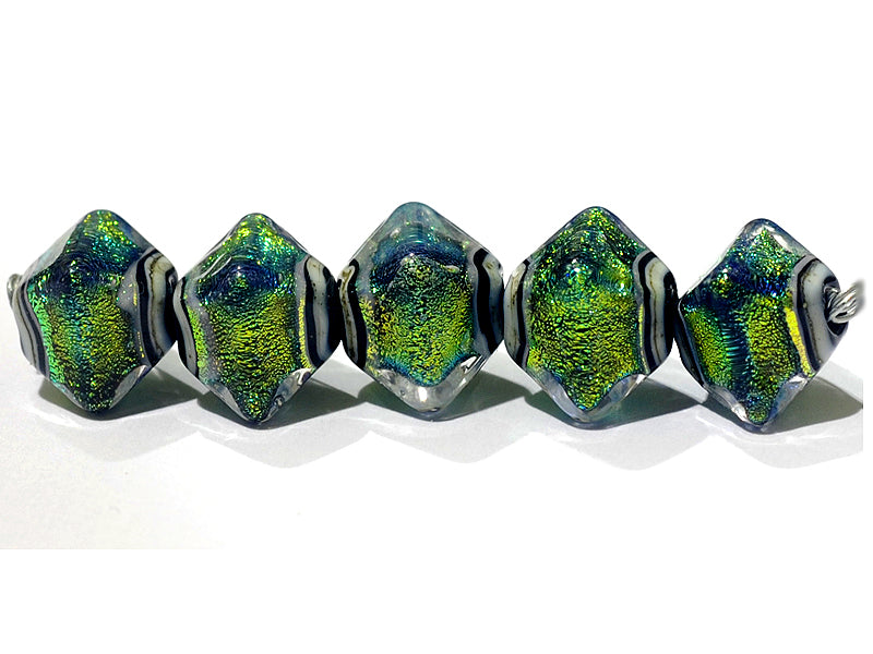 10506807 - Five Aloe Ridge Crystal Shaped Beads