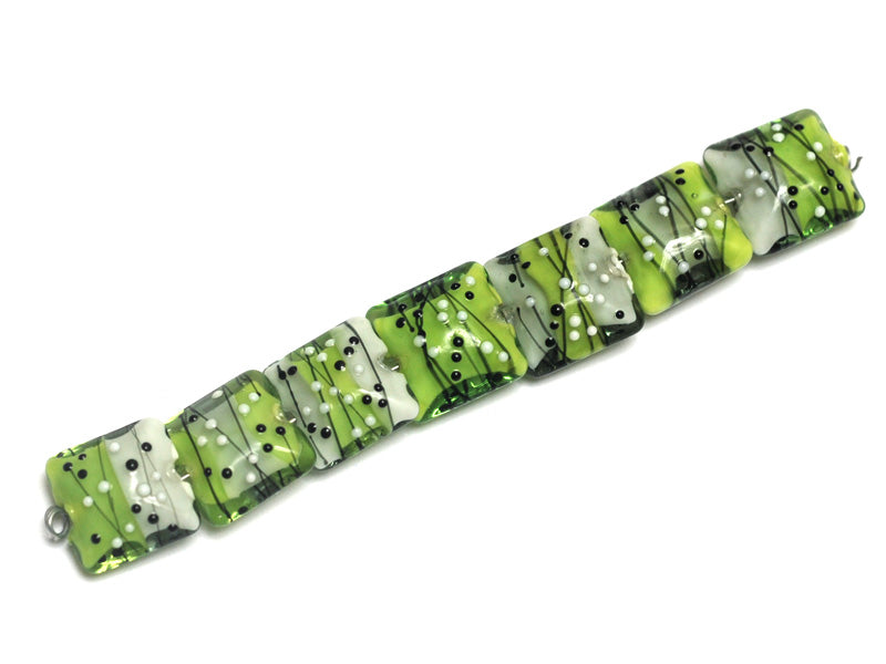 10506904 - Seven May Day Party Pillow Beads