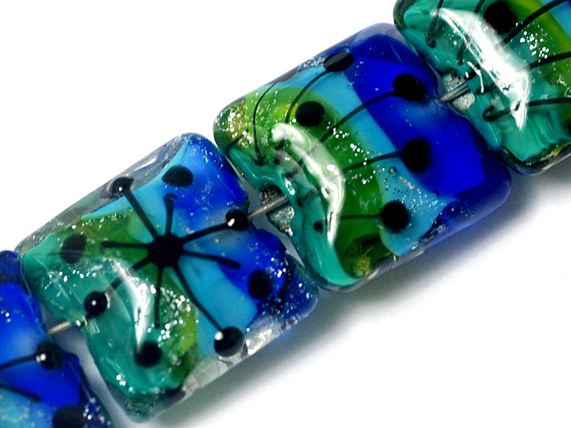10507514 - Four Peaceful Waters Pillow Beads
