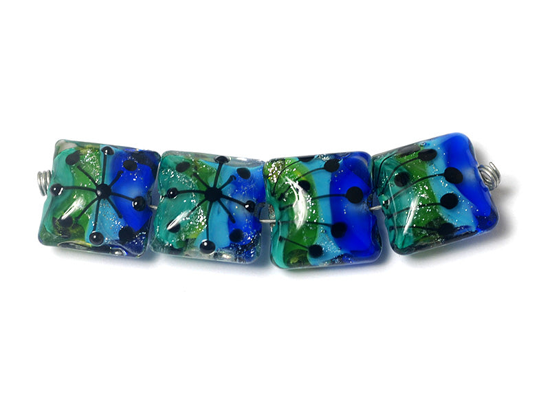 10507514 - Four Peaceful Waters Pillow Beads