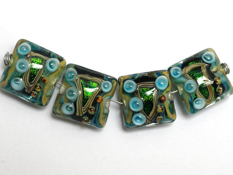 10508314 - Four Mirage Lake Pillow Beads