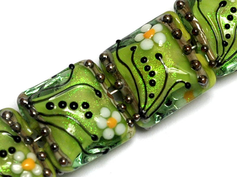 10508414 - Four Spring Green Florals Pillow Beads