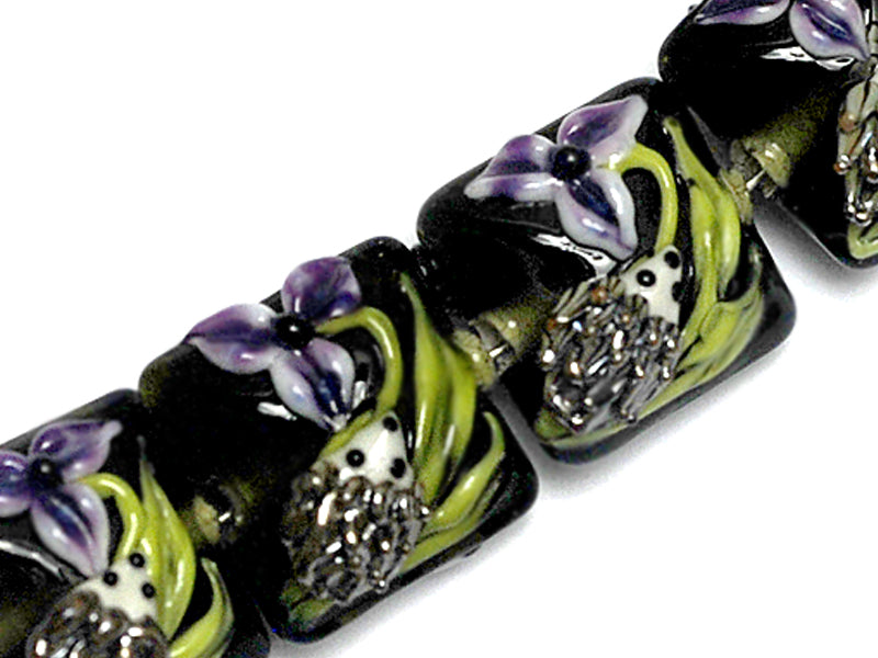 10508614 - Four Iris and Critter Pillow Beads