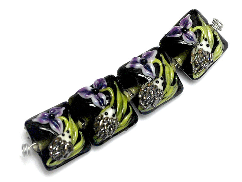 10508614 - Four Iris and Critter Pillow Beads