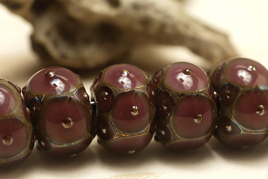 10601701 - Seven Plum w/Metal Dots Rondelle Beads