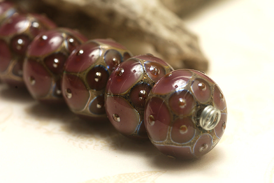 10601701 - Seven Plum w/Metal Dots Rondelle Beads