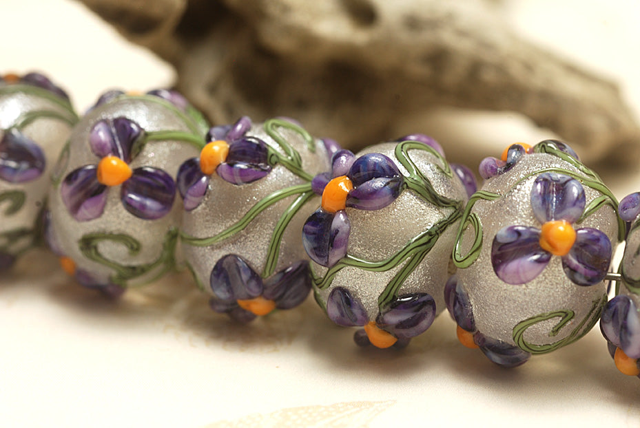 10603901 - Seven Regalia Flower Rondelle Beads
