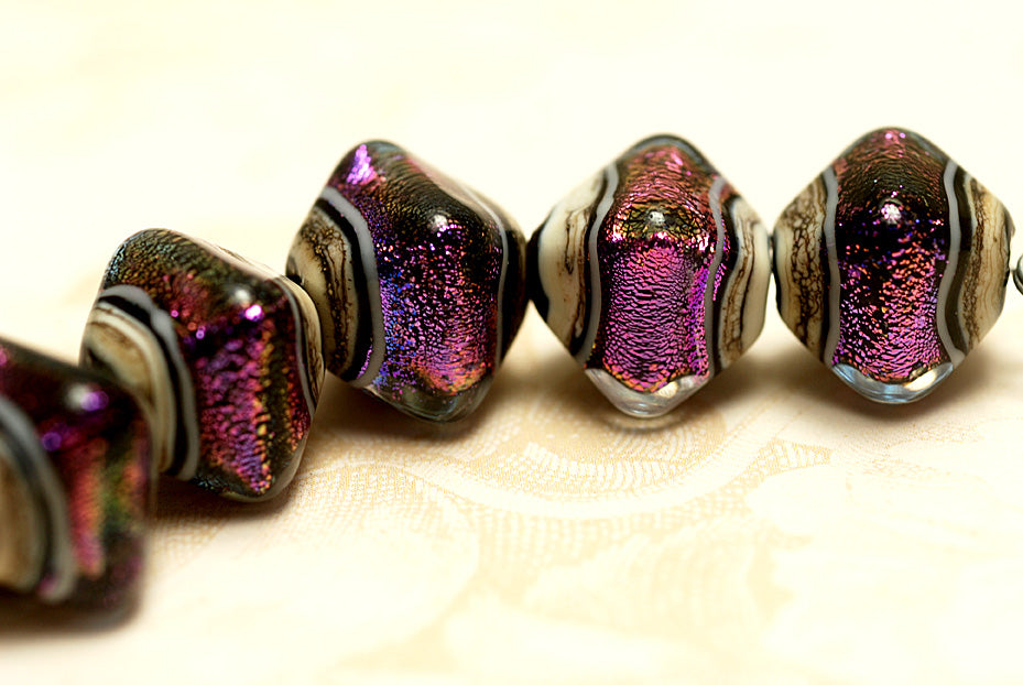 10604207 - Five Amethyst Jewel Ridge Crystal  Shaped Beads