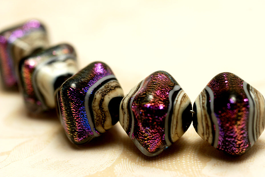 10604207 - Five Amethyst Jewel Ridge Crystal  Shaped Beads