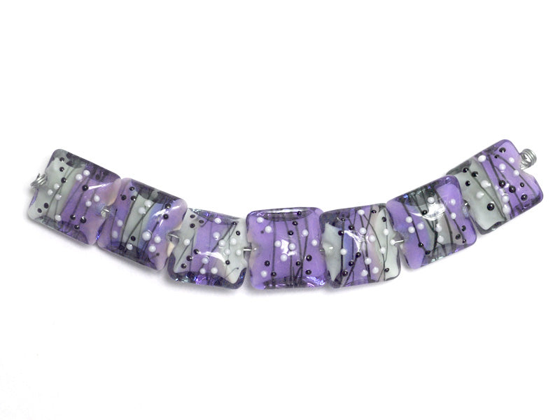 10604804 - Seven Lilac Tea Party Pillow Beads