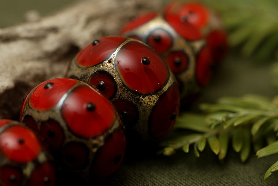 10703901 - Five Graduated Red w/Black Dots Rondelle Beads