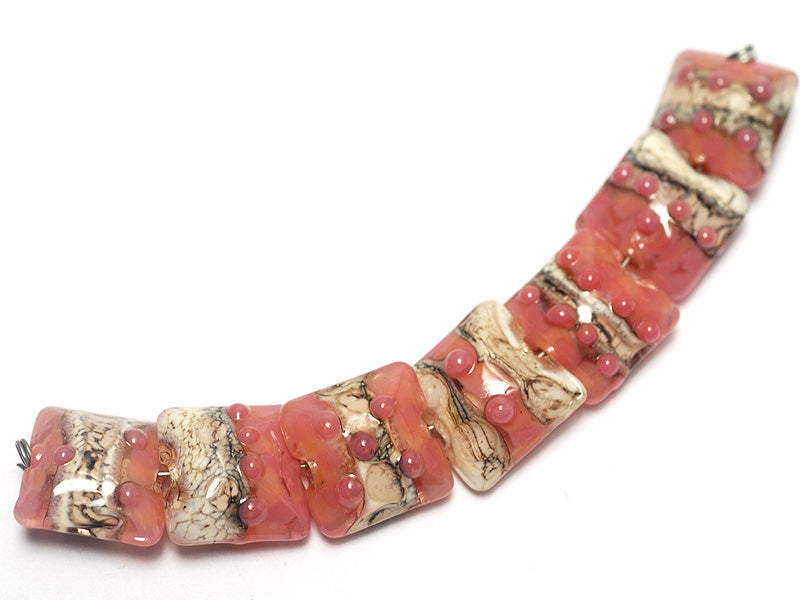 10704304 - Seven Pink/Soft Orange Pillow Beads