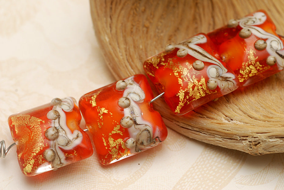 10705314 - Four Fire Island Treasure Pillow Beads