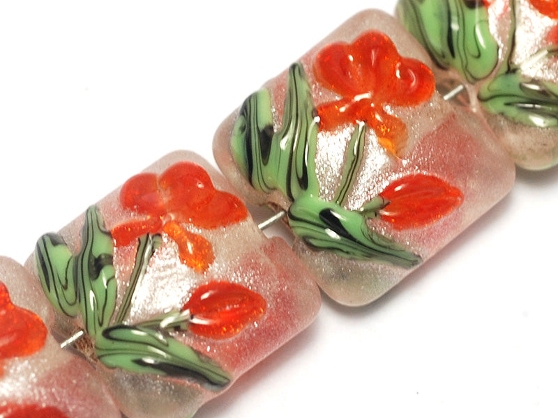 10705914 - Four Vermilion Flower Pillow Beads