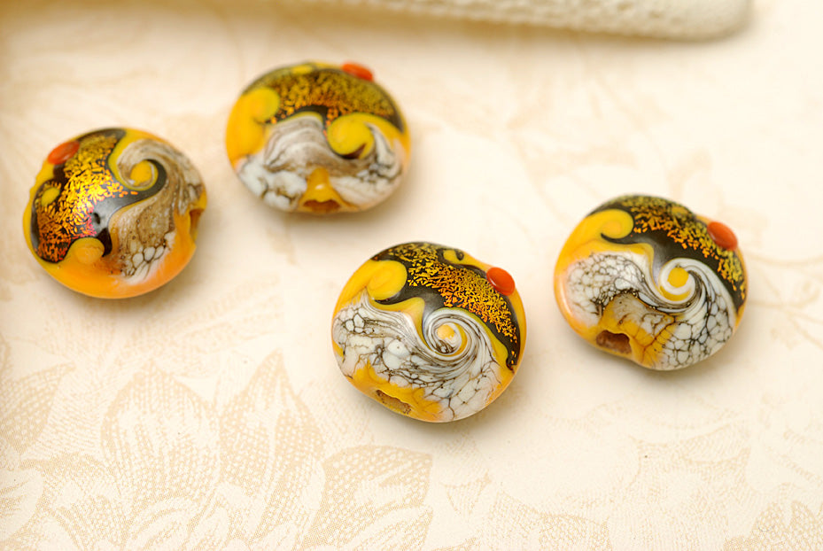 10802012 - Four Summer Sunset Waves Lentil Beads