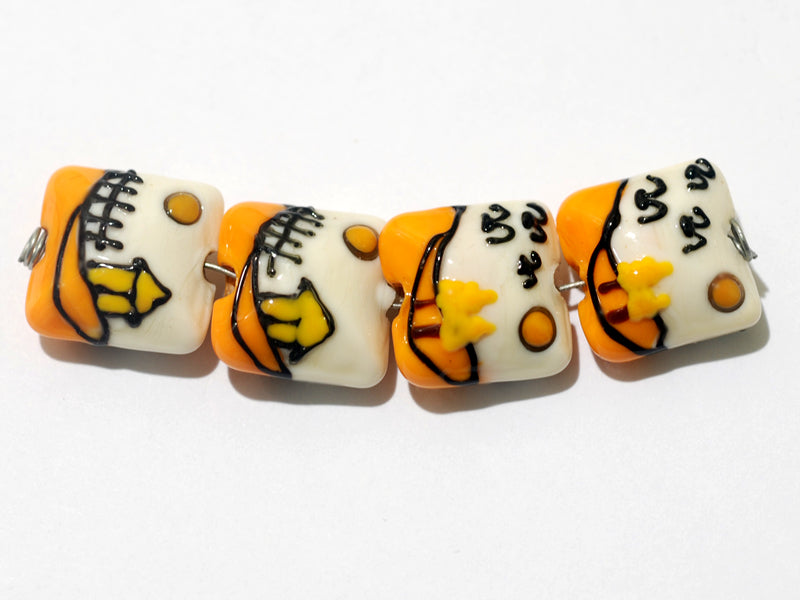 10802114 - Four Home Song Pillow Beads