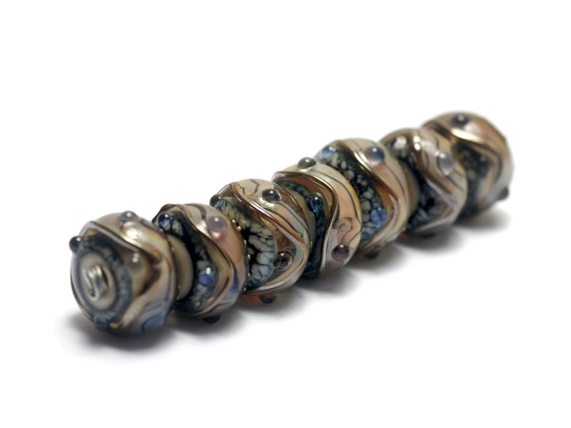 10902401 - Seven Beige & Ivory Free Style Rondelle Beads