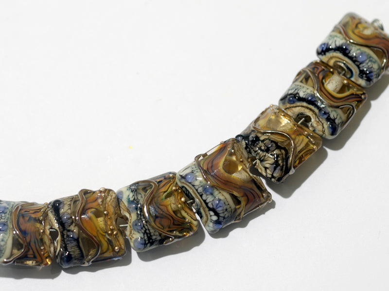 10902404 - Seven Beige & Ivory Free Style Pillow Beads