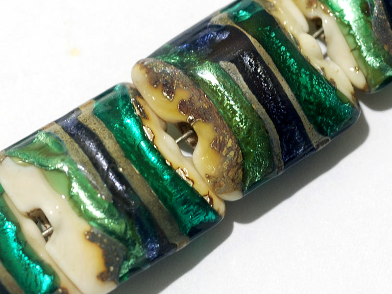 11005504 - Seven Green/Ivory Pillow Beads