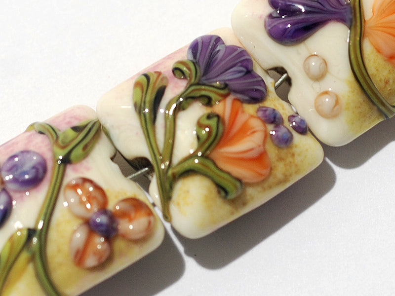 11005804 - Seven Purple w/Orange Flora Pillow Beads