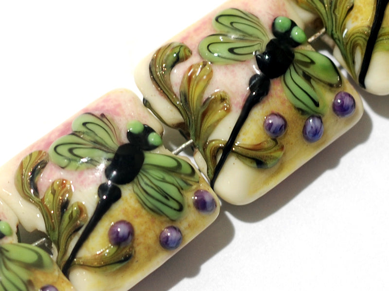 11005904 - Seven Green Dragonfly Pillow Beads