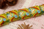 11007104 - Seven Amazon Parrot Pillow Beads