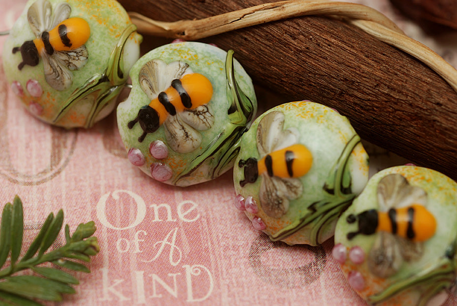 11007312 - Four Bumble Bee Garden Lentil Beads