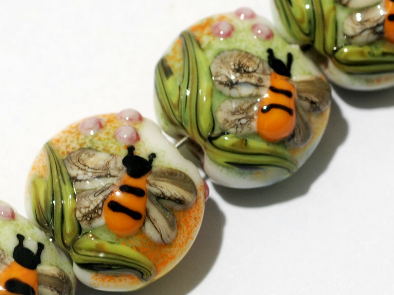 11007312 - Four Bumble Bee Garden Lentil Beads