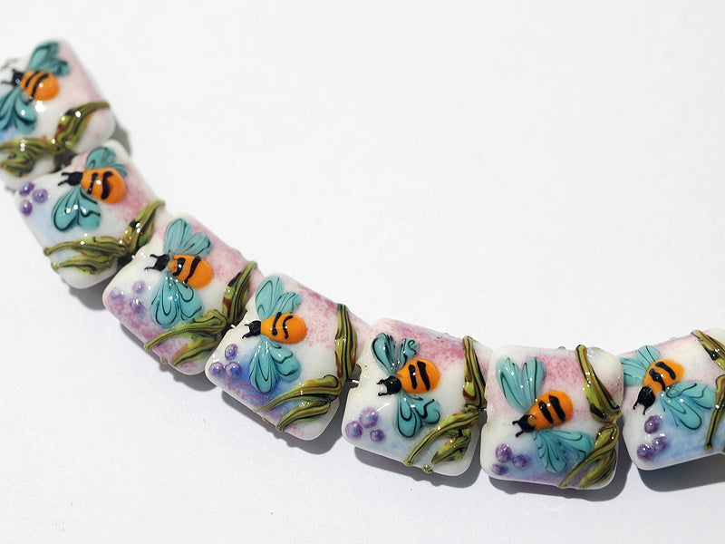 11007404 - Seven Bumble Bee Dreams Pillow Beads