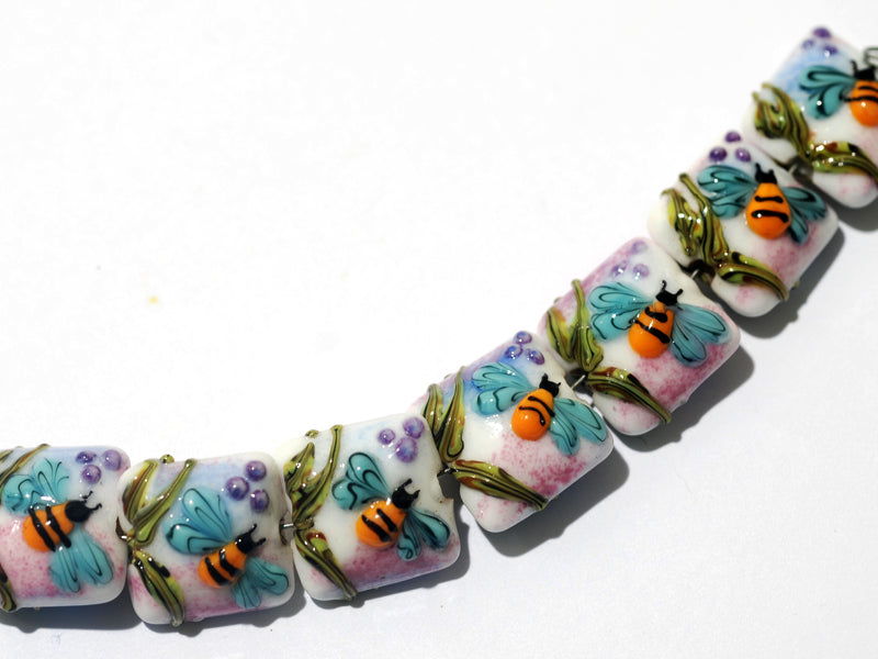11007404 - Seven Bumble Bee Dreams Pillow Beads