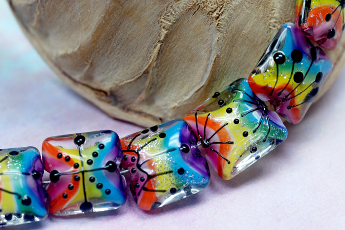 11008204 - Seven Rainbow Balloons Pillow Beads