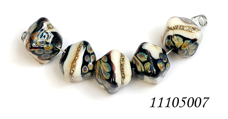 11105007 - Five Black/Ivory & Beige Crystal Beads