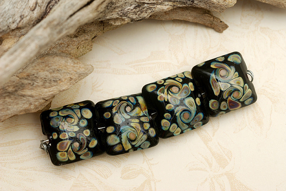 11200814 - Four Black w/Twisted Beige Dots Pillow Beads