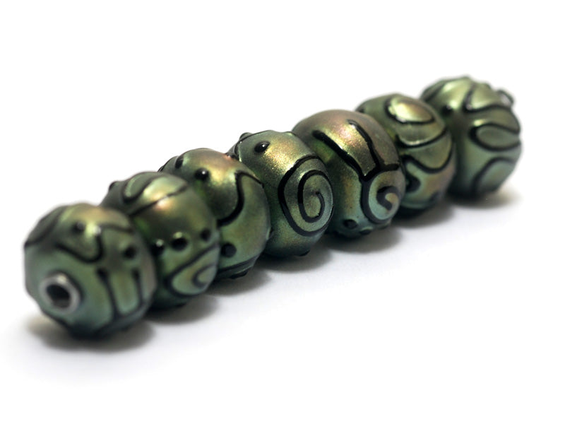 11203801 - Seven Green Pearl Surface w/Black Rondelle Beads