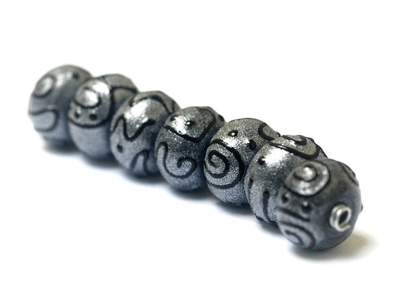 11205001 - Seven Gray Pearl Surface w/Black Rondelle Beads
