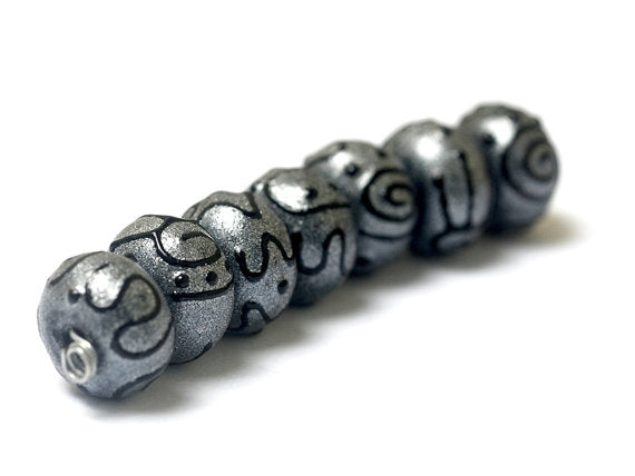 11205001 - Seven Gray Pearl Surface w/Black Rondelle Beads
