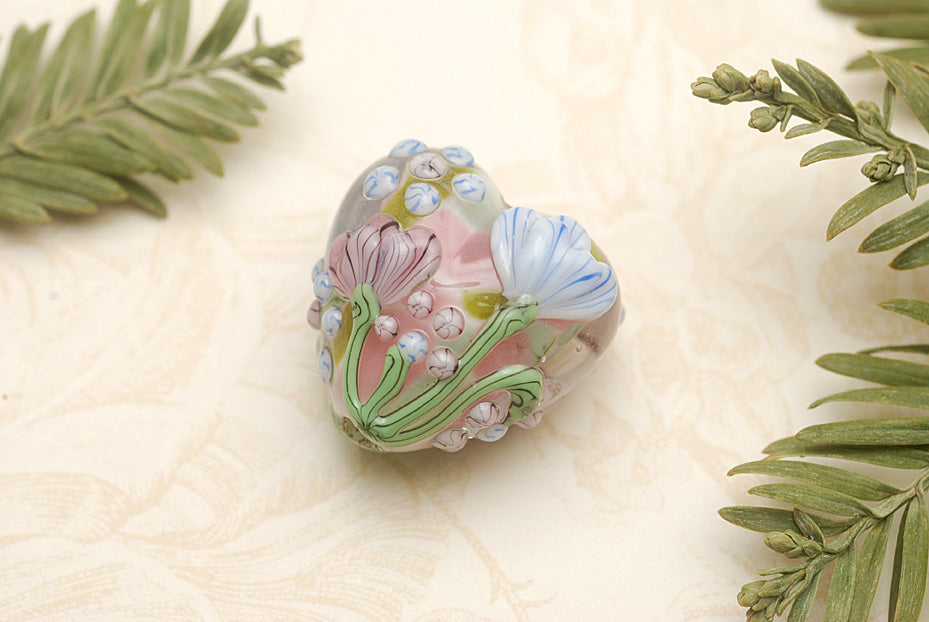 11805105 - Light Pink w/Blue Floral Heart
